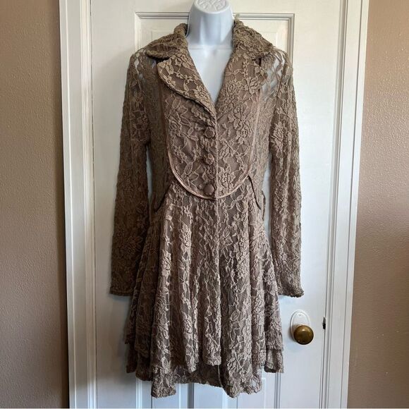 The Pyramid Collection Taupe Lace Jacket - Picture 3 of 10
